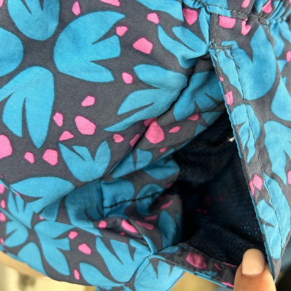 Patagonia Barely Baggies Shorts 2.5” Inseam Pollen Confetti Dolomite Blue Medium - Picture 9 of 12